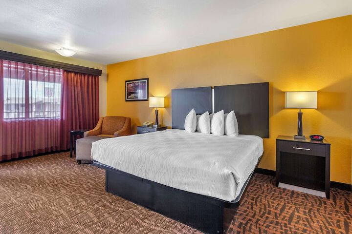 Room 8 of 28
