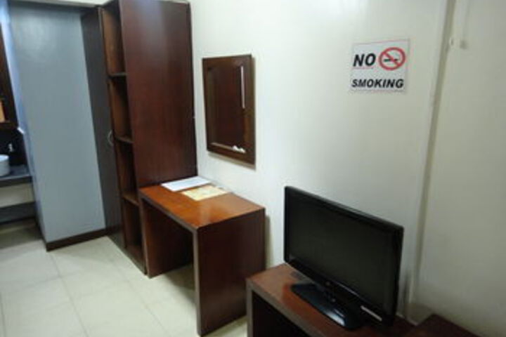 Room 35 of 59