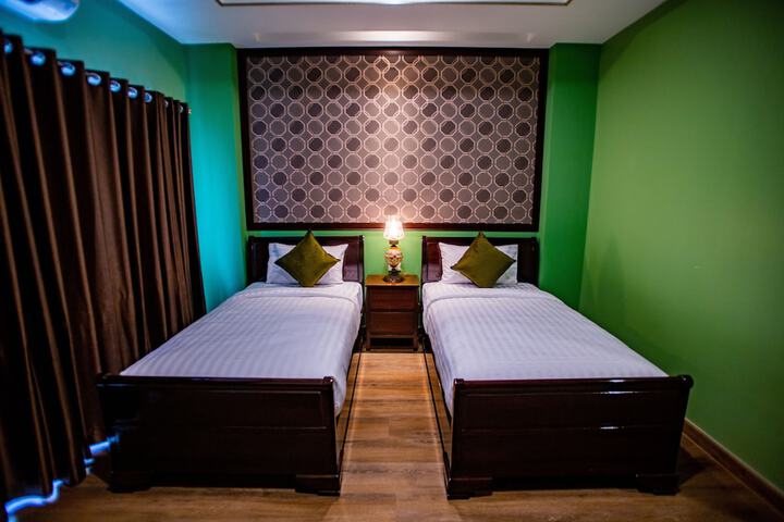 Room 4 of 34