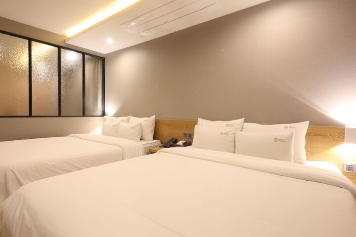 Room 30 of 110