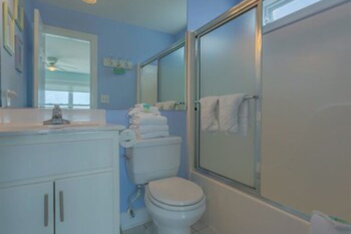 Room 12 of 77