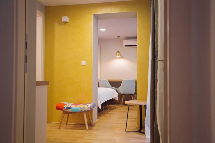 Room 17 of 37