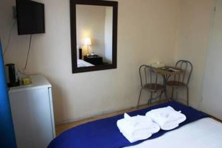 Room 10 of 82