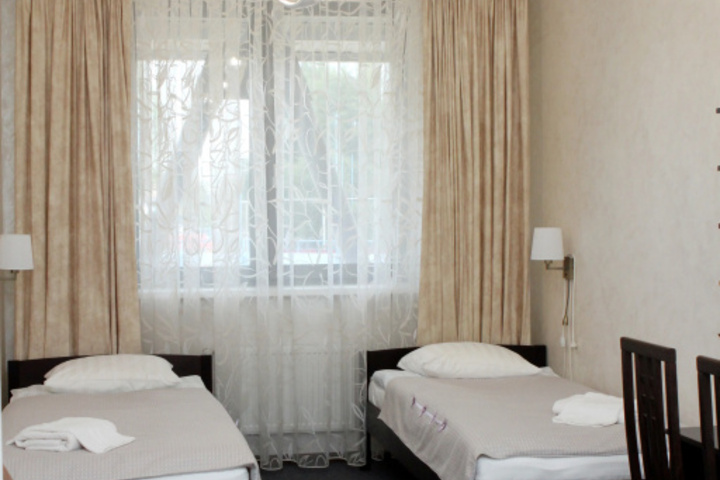 Room 5 of 13
