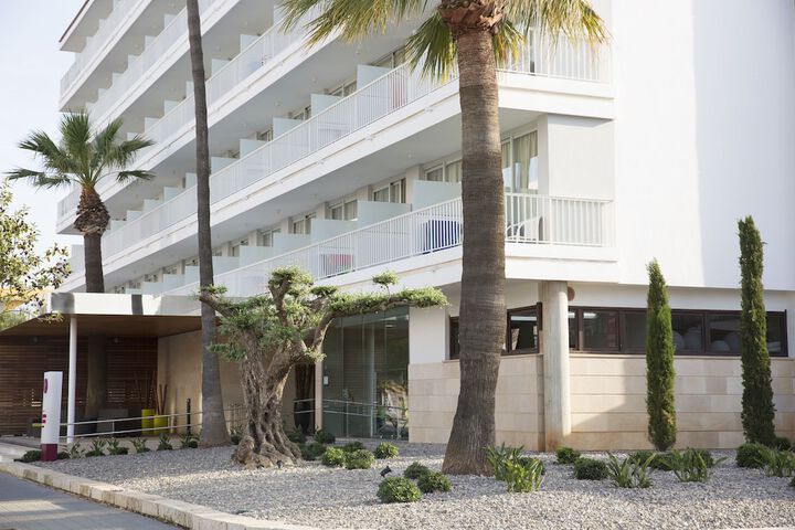 Hotel 63 of 67