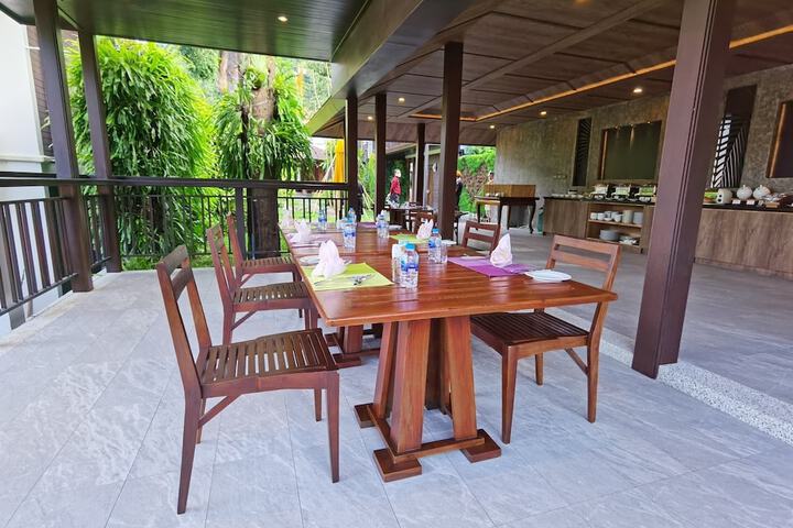 Dining Photos