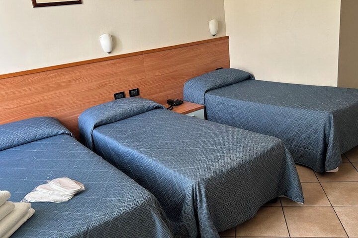 Room 21 of 36