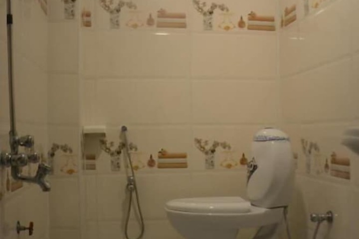 Room 10 of 34