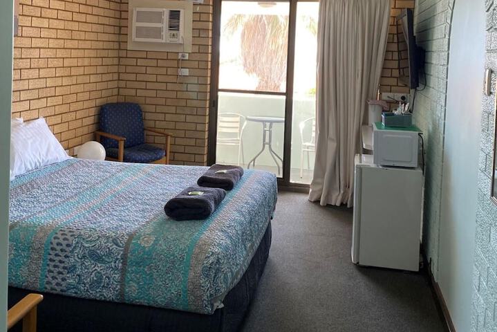 Room 6 of 36