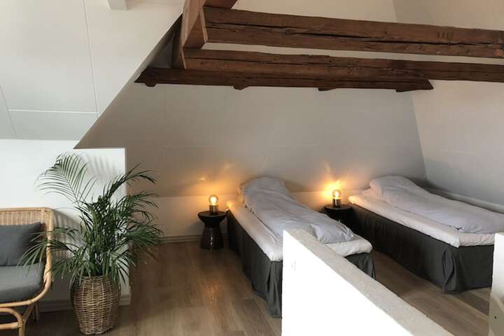 Room 8 of 46