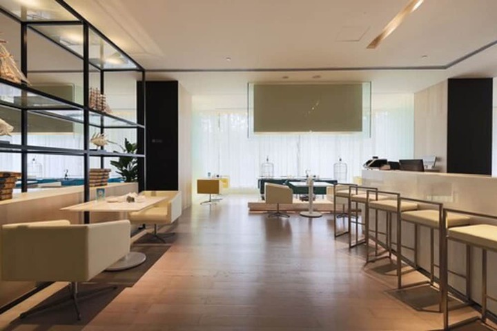 Hotel Lobby