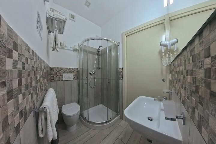 Room 40 of 65