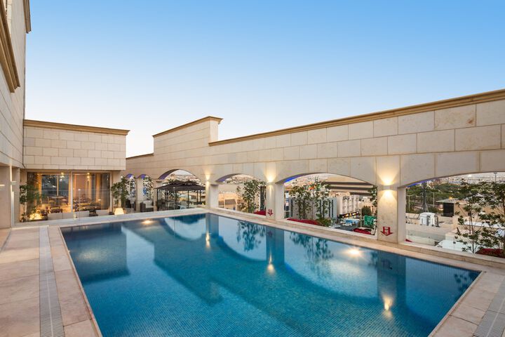 Pool 55 of 195