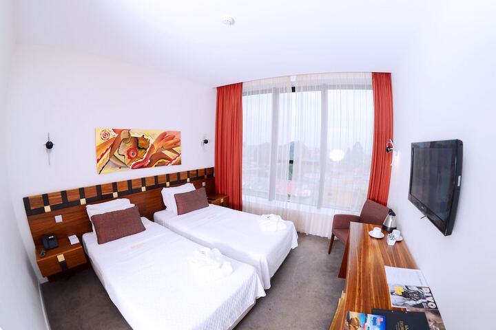 Room 9 of 48