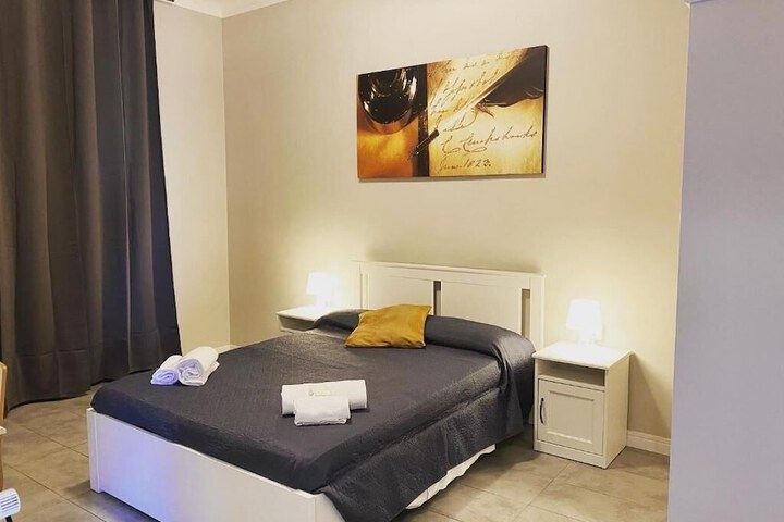 Room 11 of 24