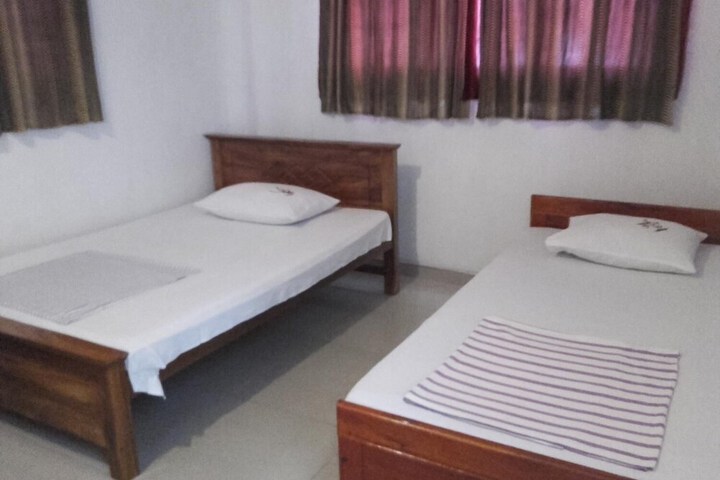 Room 10 of 46
