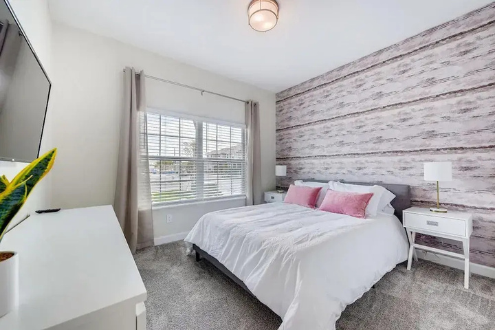 Room 2 of 25