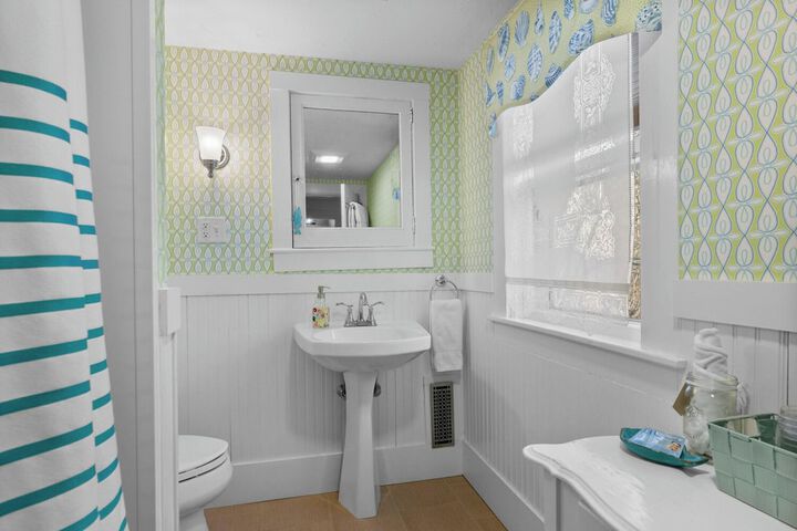 Room 15 of 48