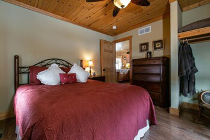 Room 16 of 18