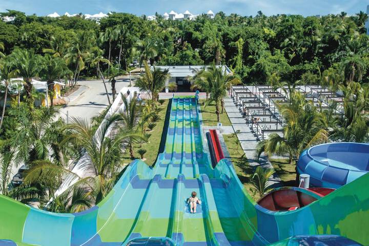 Pools & Facilities