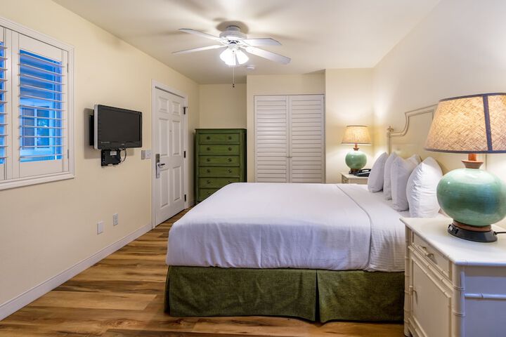 Room 10 of 106