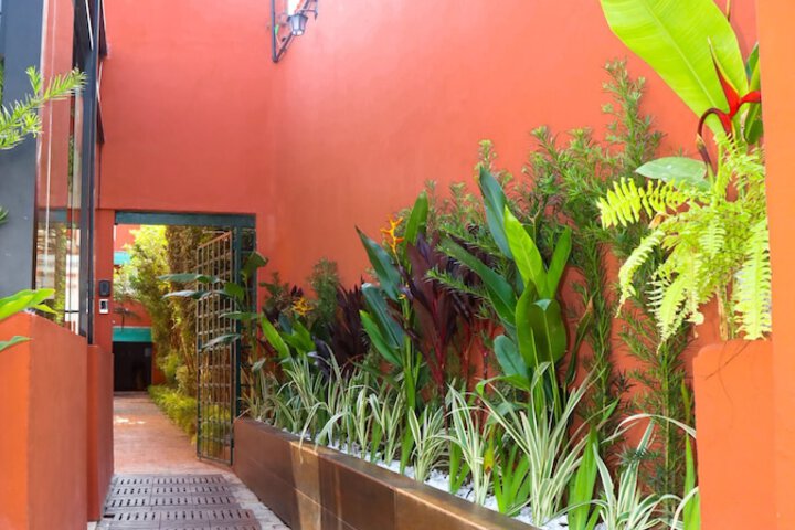 Hotel Exterior 41 of 46