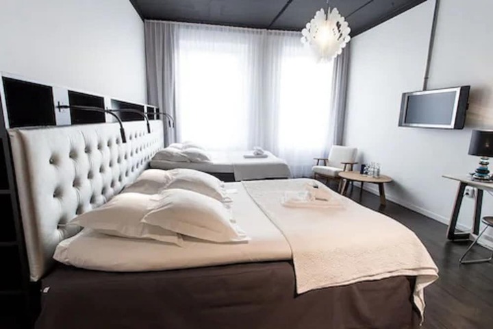Room 43 of 117