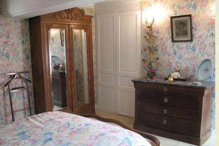 Room 3 of 7