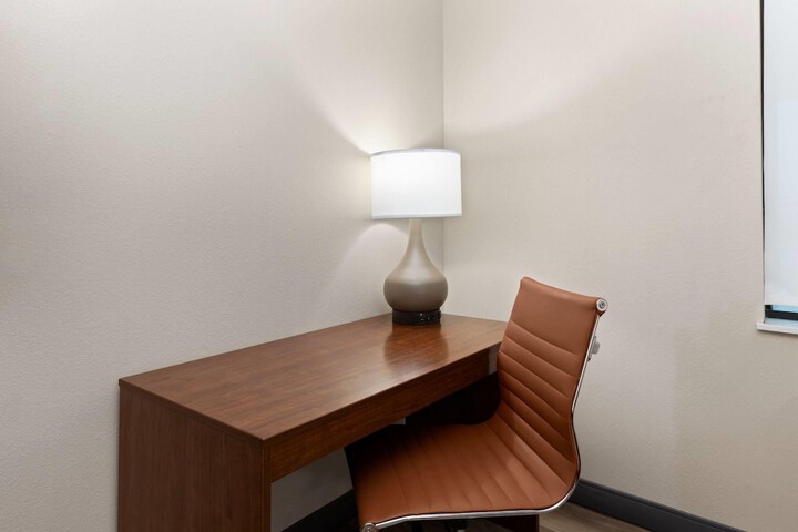 Room 17 of 32