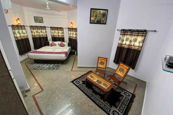Room 3 of 7