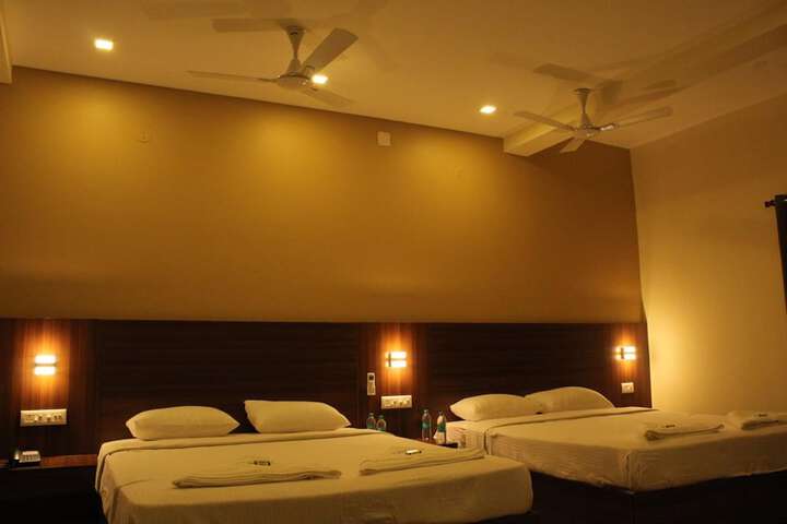 Room 28 of 83