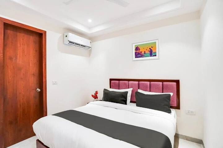 Room 18 of 28