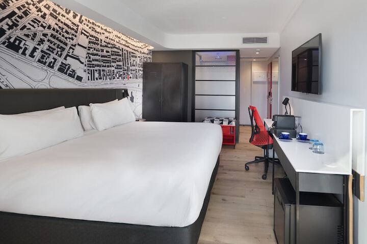 Room 60 of 165