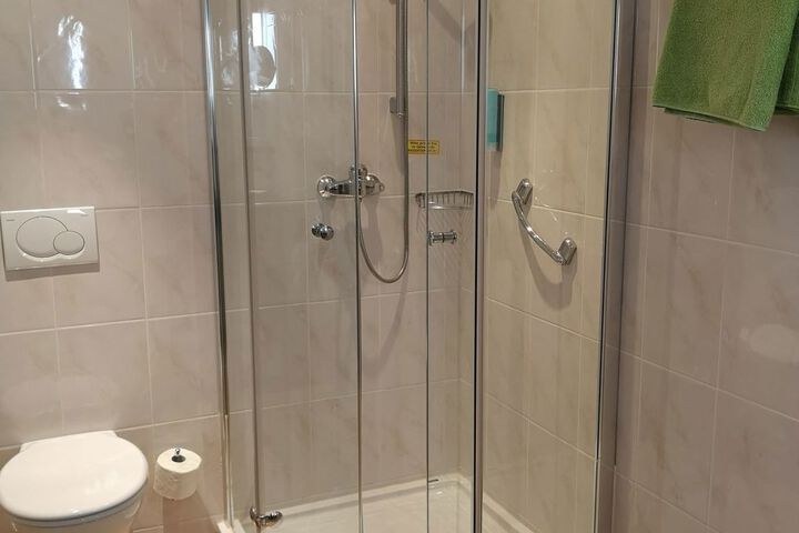 Room 3 of 46