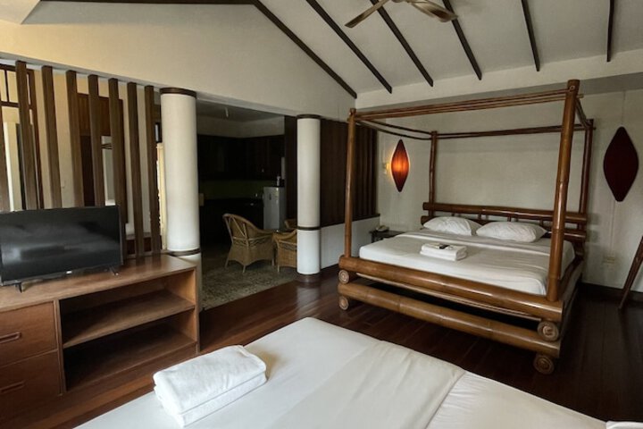 Room 28 of 96