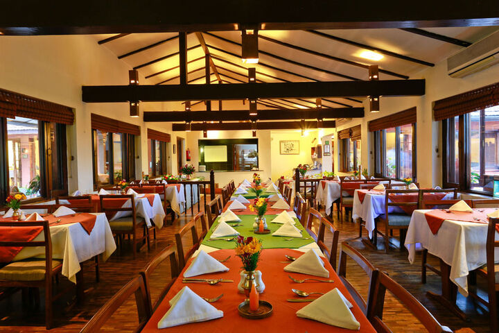 Dining 7 of 37