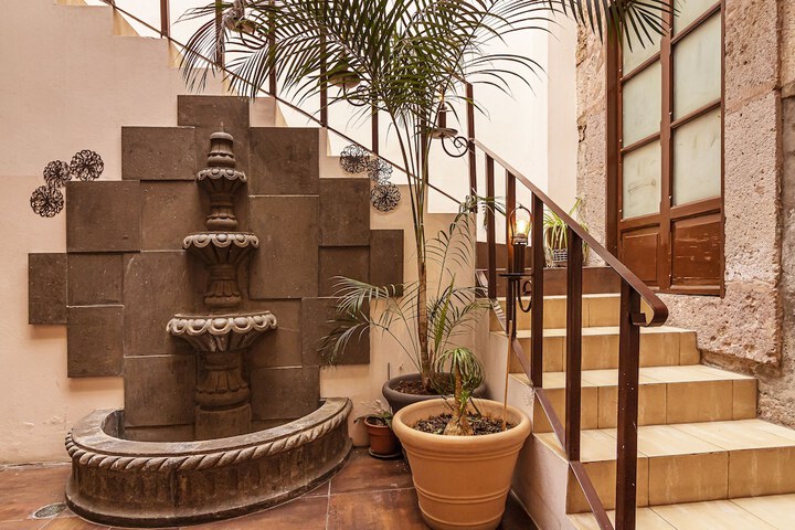 Hotel Exterior 116 of 117