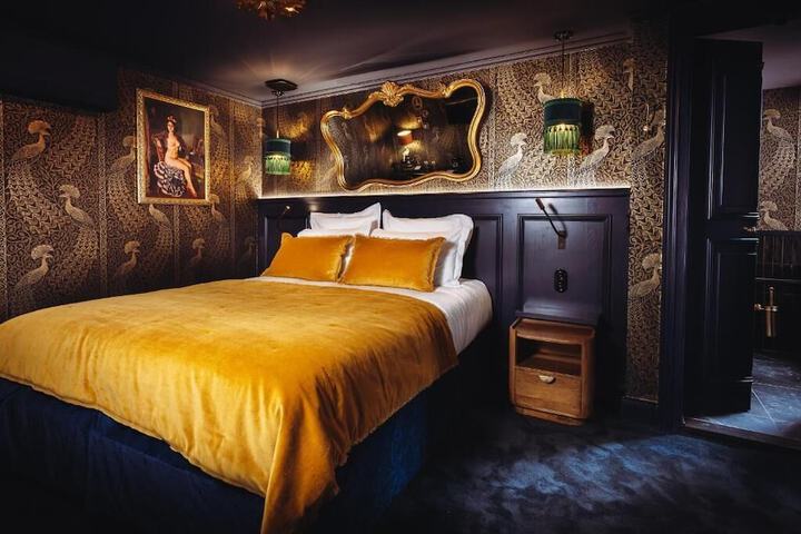 Room 11 of 66
