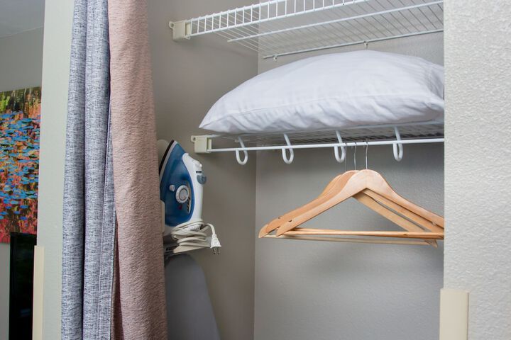 Iron/ironing board