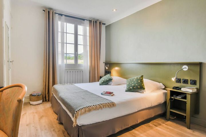 Room 2 of 16