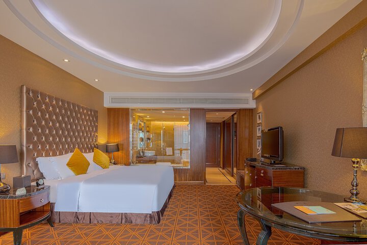 Room 28 of 118