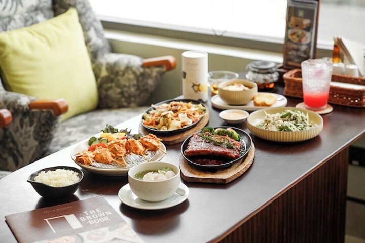 Dining 89 of 110