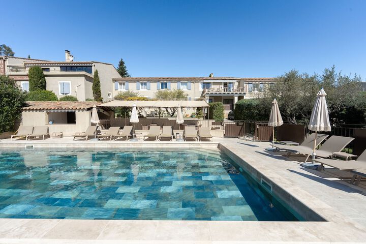 Pool 41 of 48