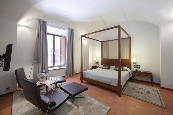 Room 10 of 67
