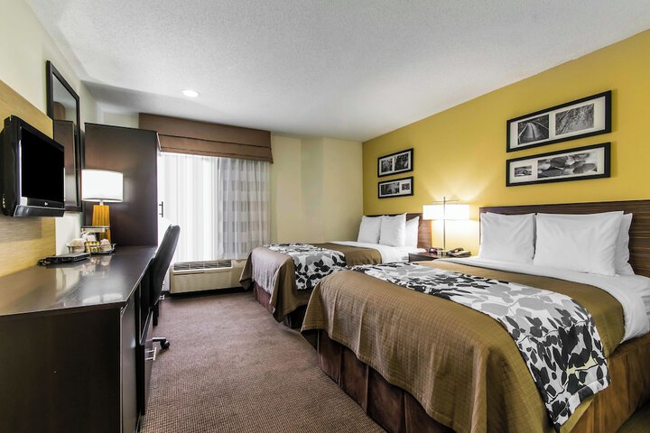 Double Accessible King Size Bed (3 of 6)