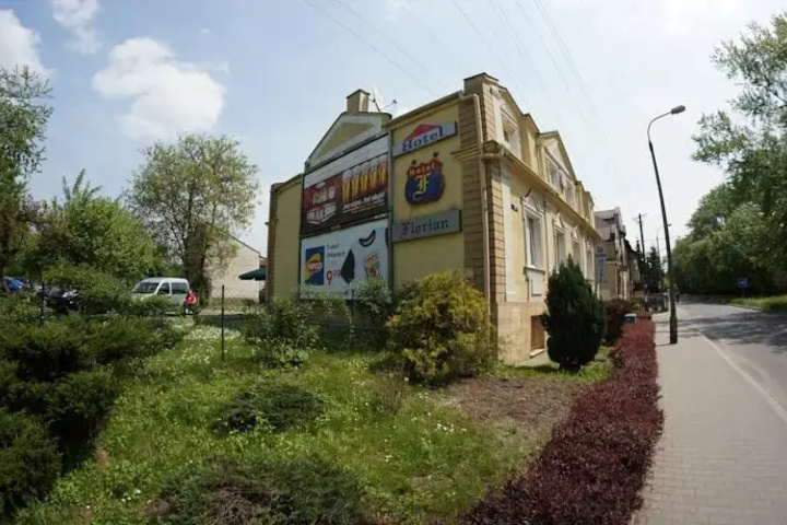 Photo 1