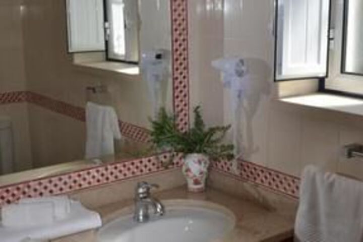 Room 3 of 28