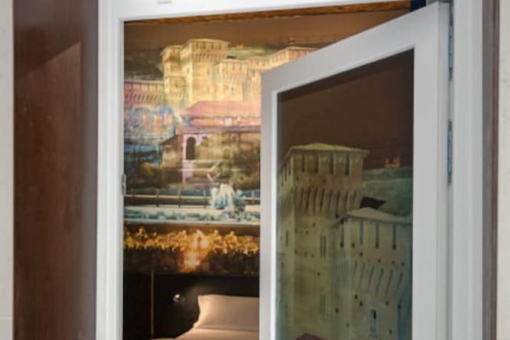 Room 4 of 44