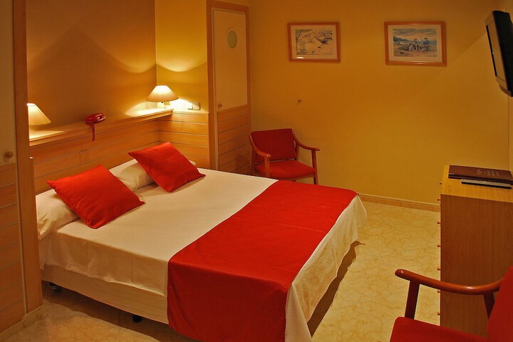 Room 4 of 18