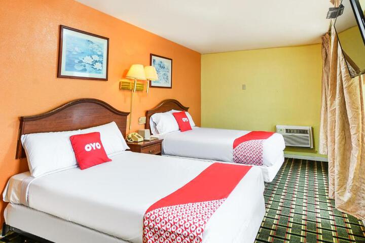 1 King Bed (8 of 20)